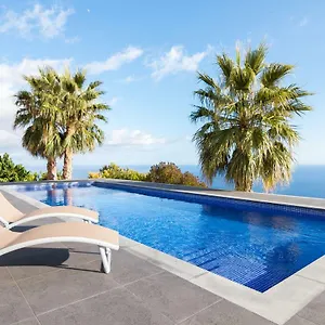 Endless Blue House Ferienhaus Arco da Calheta (Madeira)