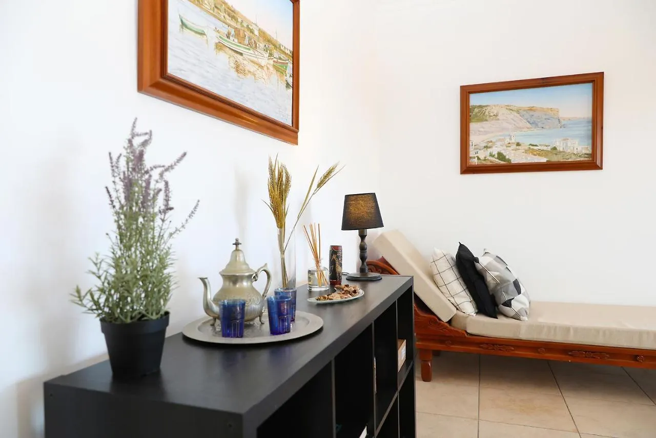 B80 - Gideon Albasol 2 Apartment In Lagos